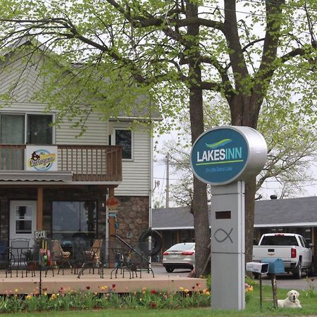 Lakes Inn Detroit Lakes Exterior foto